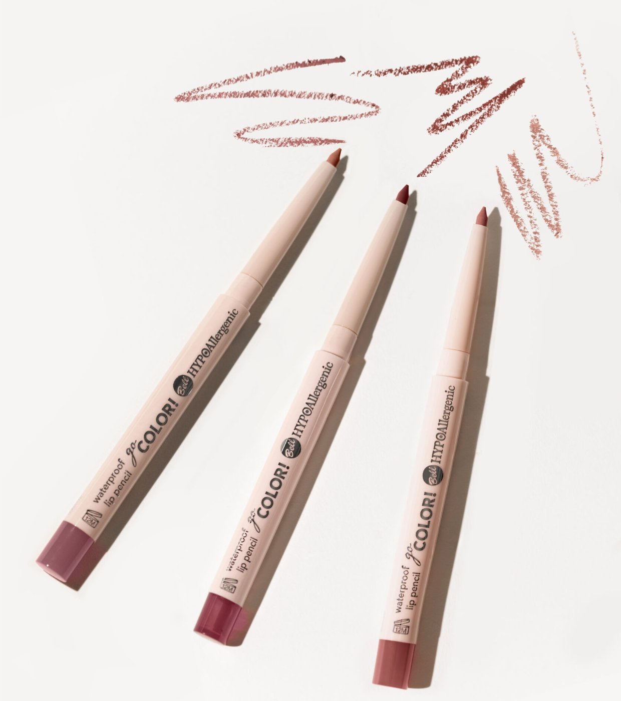 Tres lápices de labios HYPO Go Color tono Charming en composición