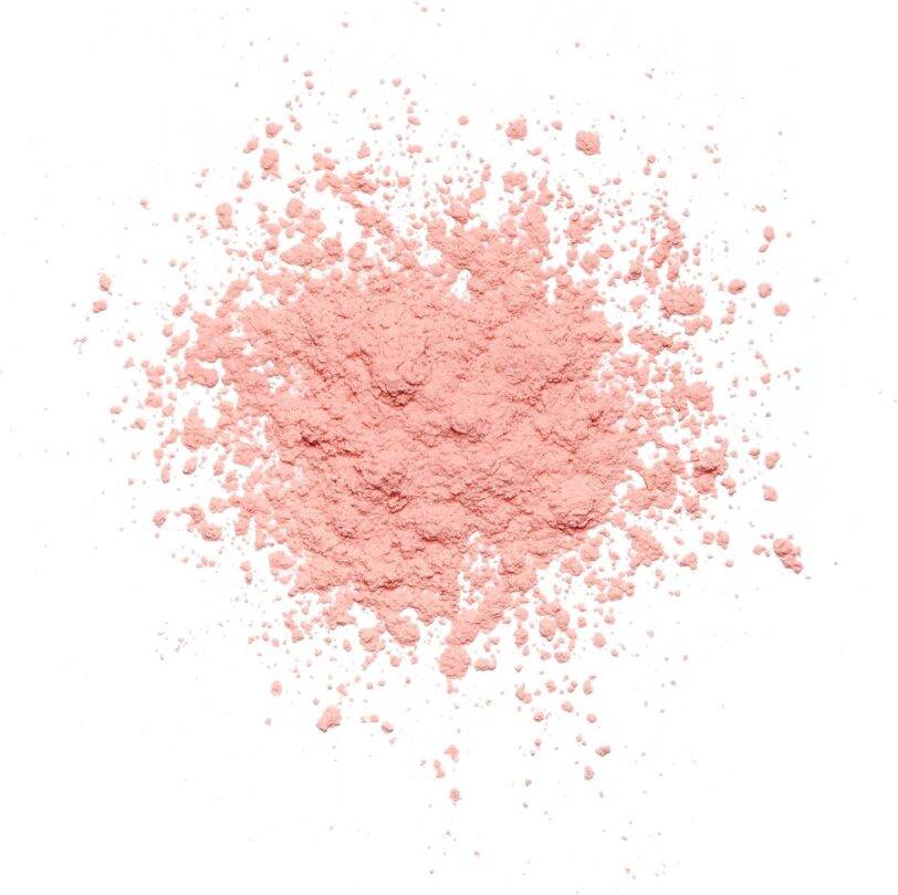 textura polvo suelto Revolution Rose Baking Powder tono rosado Título: Revolution Rose Baking Powder – Textura del Polvo