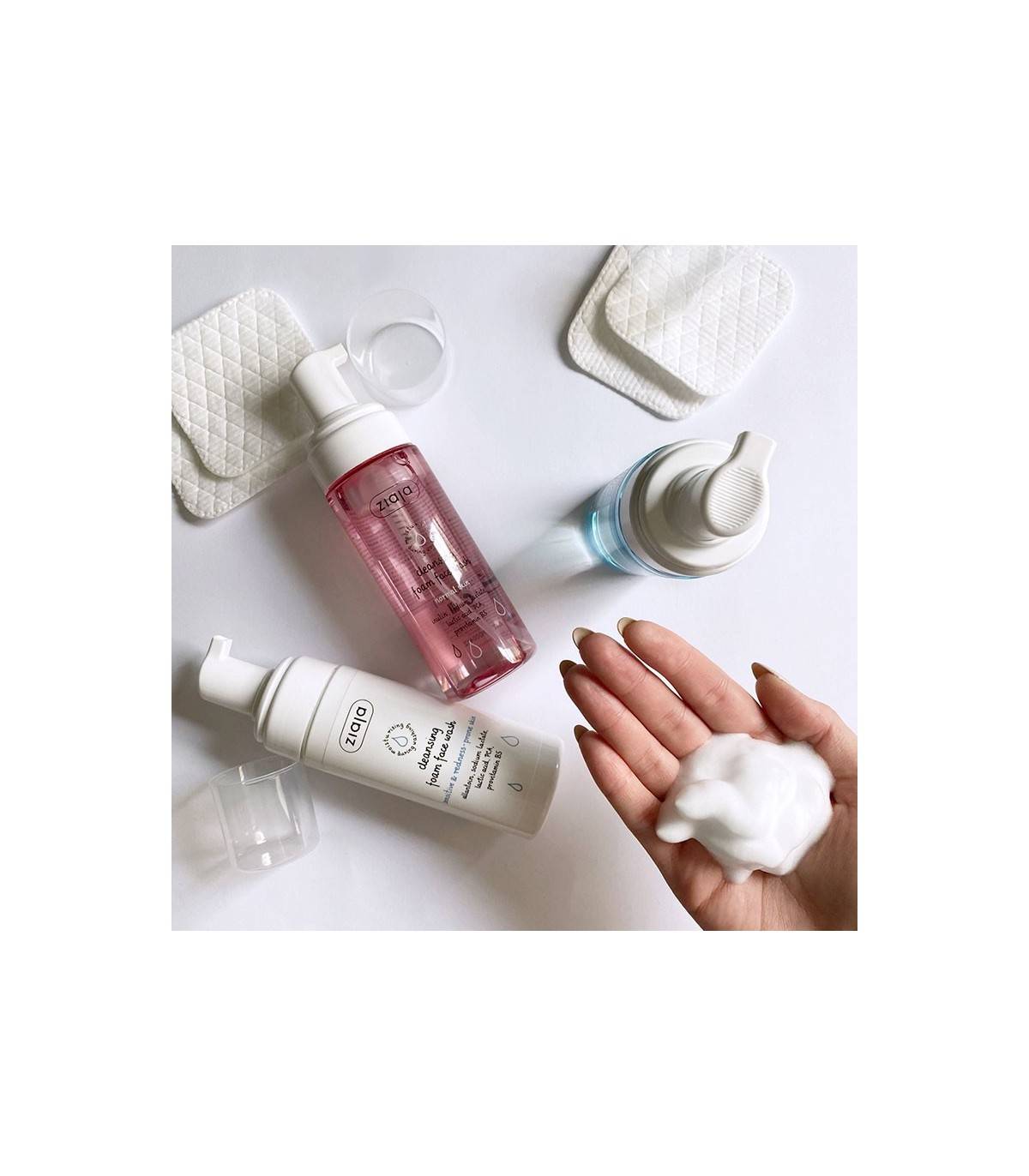 Textura en espuma del limpiador facial Ziaja para piel sensible