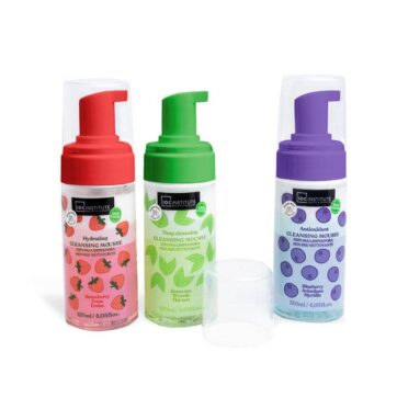 gama completa de espumas limpiadoras bifásicas IDC Institute strawberry blueberry green tea