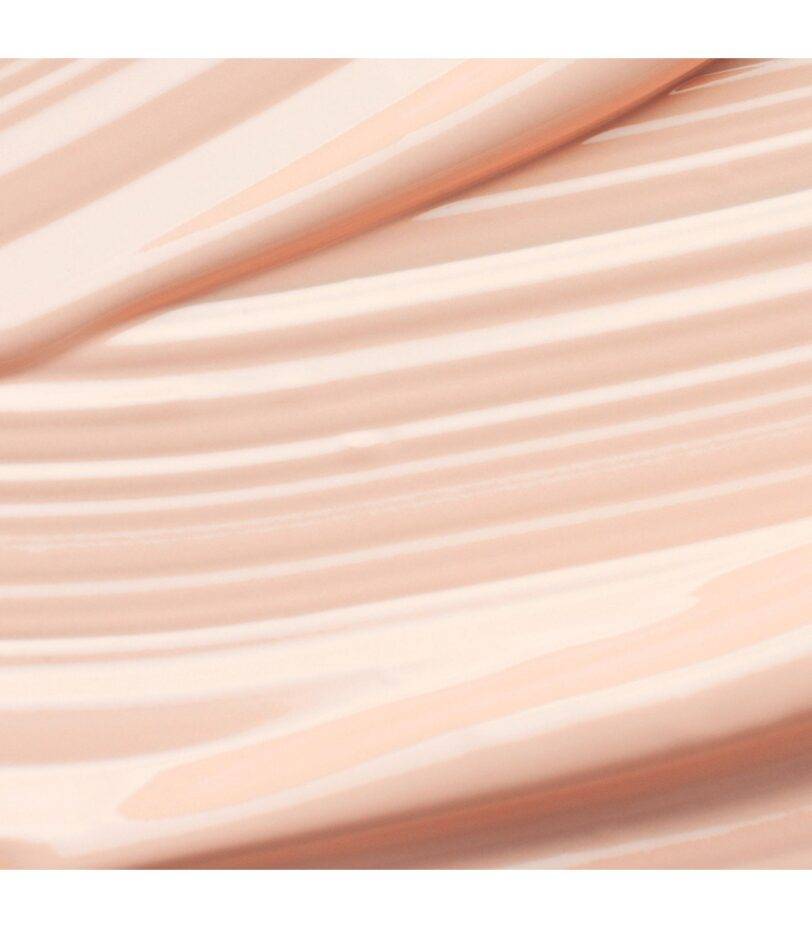 Swatch de la prebase HYPO Blur Skin Primer con efecto blur que suaviza líneas y poros