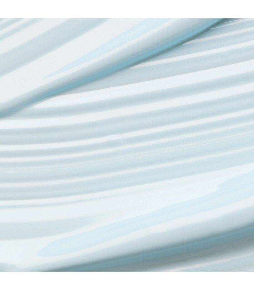 Swatch de la prebase HYPO Serum Primer con efecto hidratante y acabado luminoso