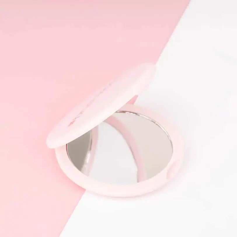 Espejo compacto Brushworks abierto con doble espejo interior para precisión