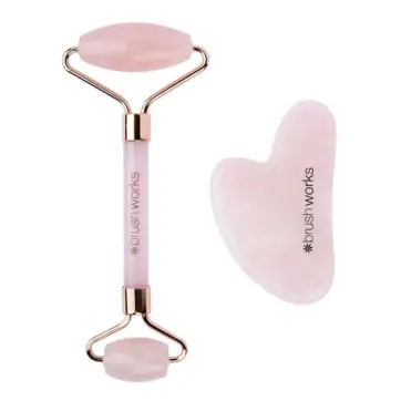 Set de rodillo facial y Gua Sha de cuarzo rosa Brushworks para rutina de skincare