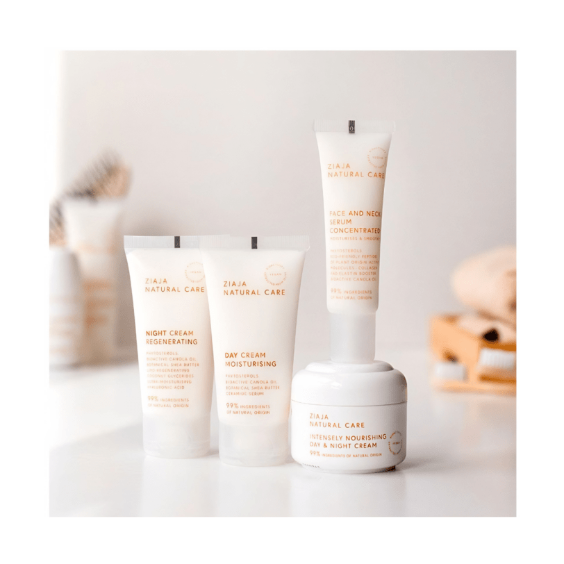 colección de productos Ziaja Natural Care con crema de día, crema de noche y sérum facial hidratante
