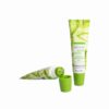 Gel facial de aloe vera con aplicador metálico para efecto refrescante y calmante en la piel