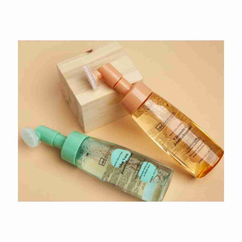 Limpiadores faciales en espuma con cepillo exfoliante de IDC Institute en versión vitamina C y aloe vera