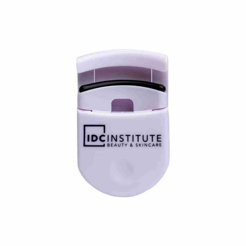 mini rizador de pestañas lila IDC Institute con diseño compacto y ligero