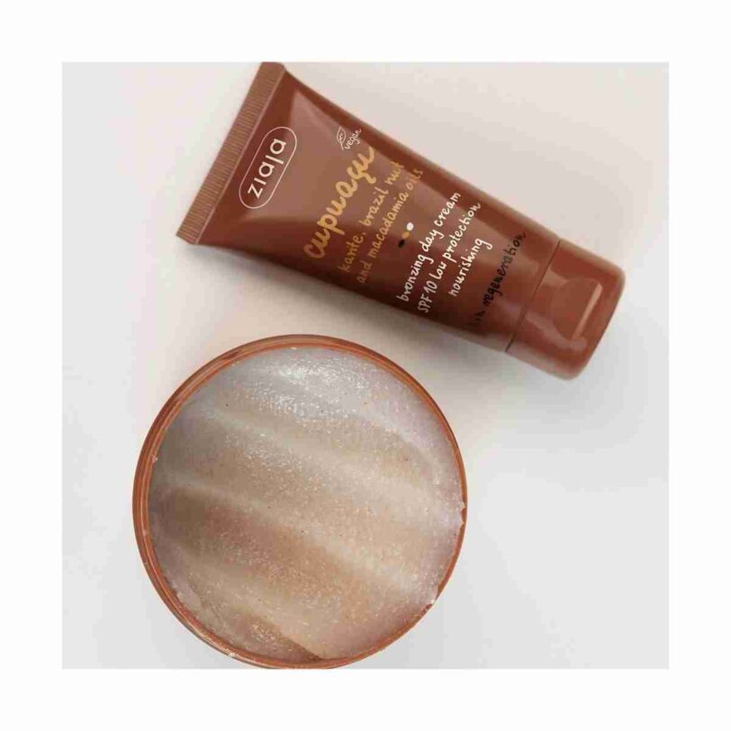 crema facial autobronceadora Ziaja Cupuaçu junto a exfoliante corporal de la línea Cupuaçu